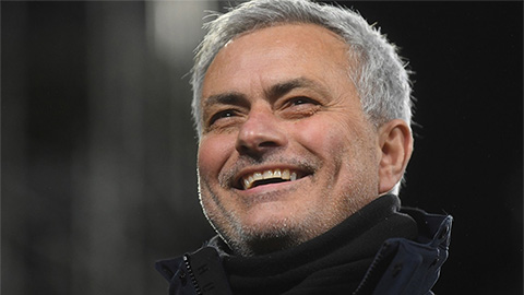 Nút like của Mbappe mở cửa cho Mourinho trở lại Real Madrid?